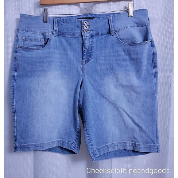Lot of 5 Torrid/Dollhouse Shorts Women's PLUS Size 22 - Picture 7 of 12